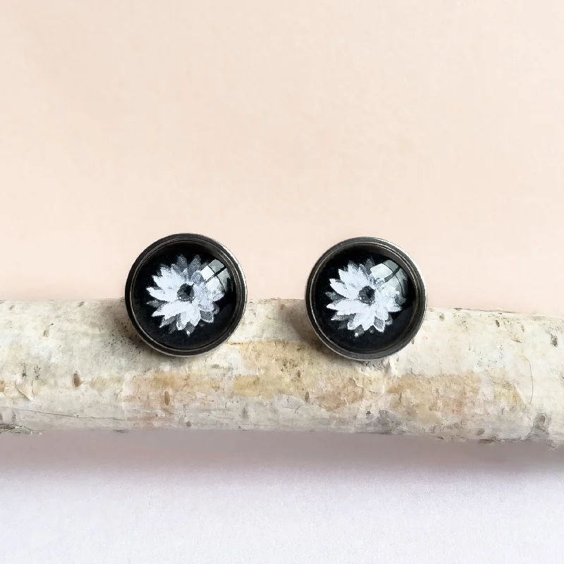 Everlasting Daisy - Stud Earrings