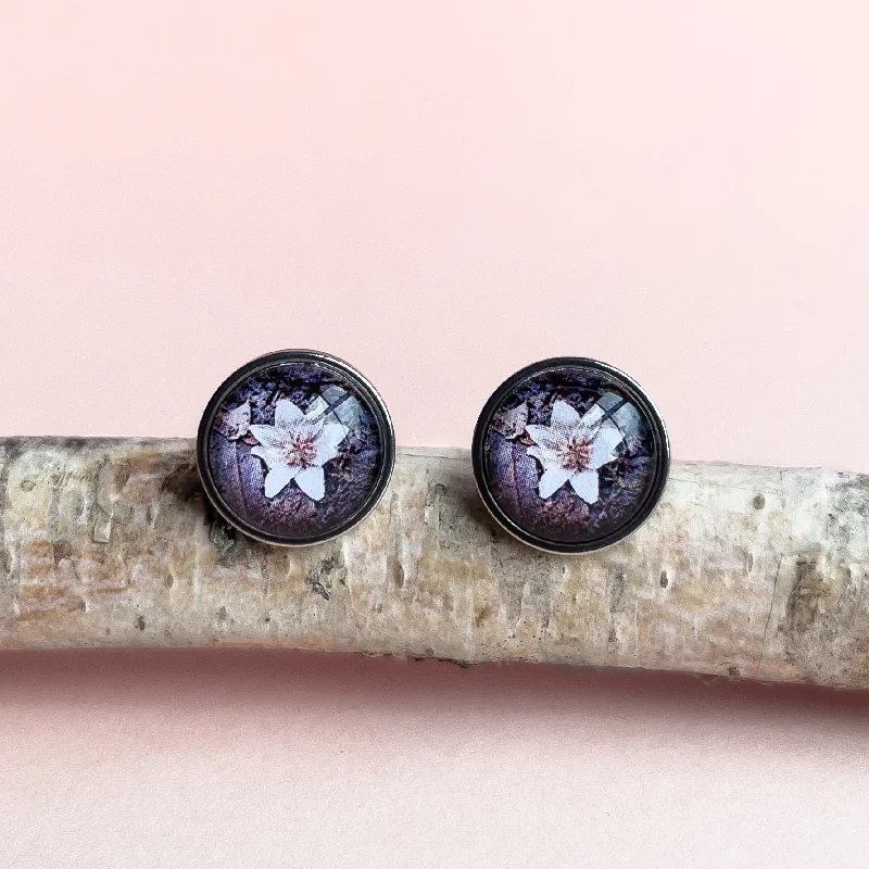 Sassafras Flower - Stud Earrings